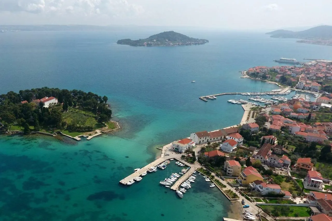 Ana & Marko-Island Osljak Chorvatsko